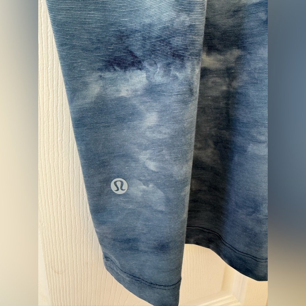 Lululemon Evolution Polo Wash
Diamond Dye True Navy
Chambray Size medium - Picture 5 of 5